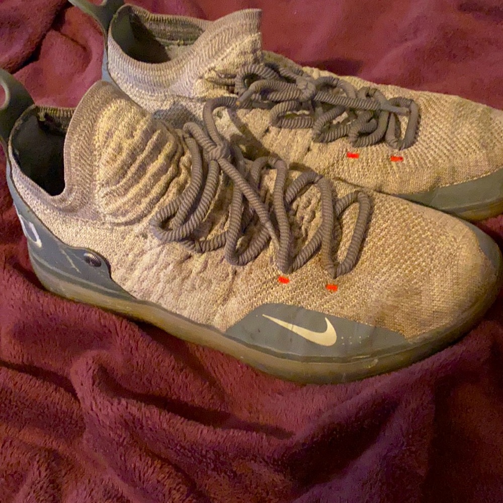 Kevin Durant XI cool grey